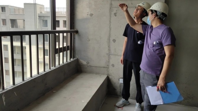 【“三抓三促”在行動(dòng)】炎夏擔(dān)使命，齊心保交樓